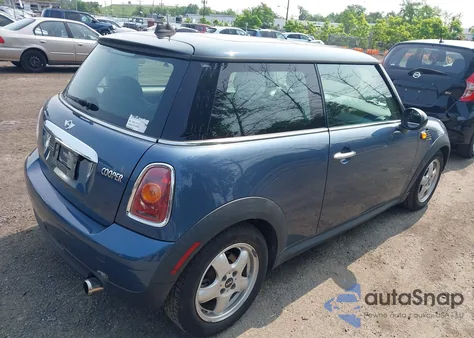 2010 Mini Cooper z USA, uszkodzony, nr VIN WMWMF3C57ATZ61622